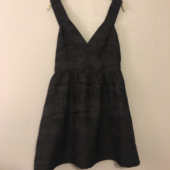 short black dress - Picture 4 of 5